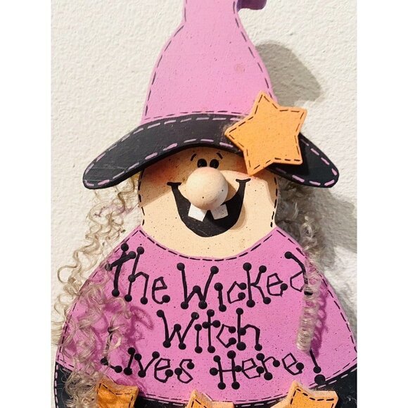 Witch Wall Hanging 15” Wicked Witch Lives Here Handmade Plaque Wood Halloween - Picture 2 of 6